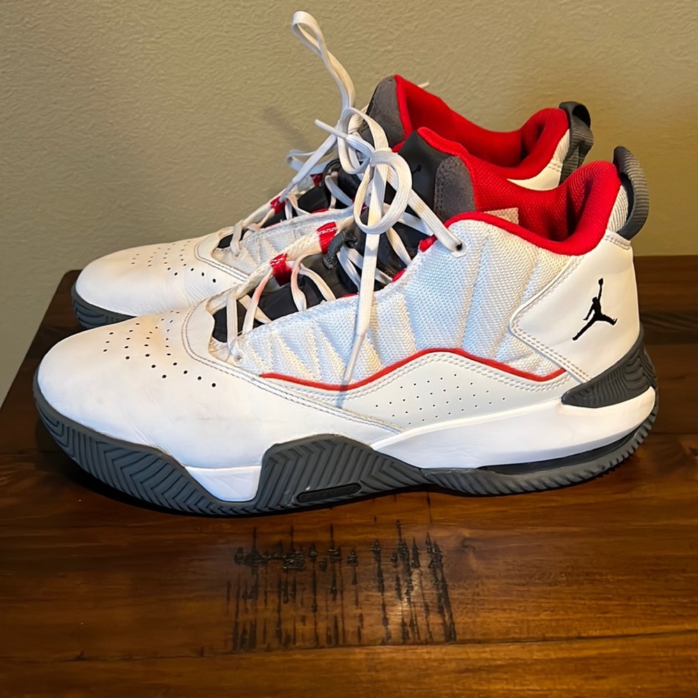 Jordan Loyal Basketball Shoe